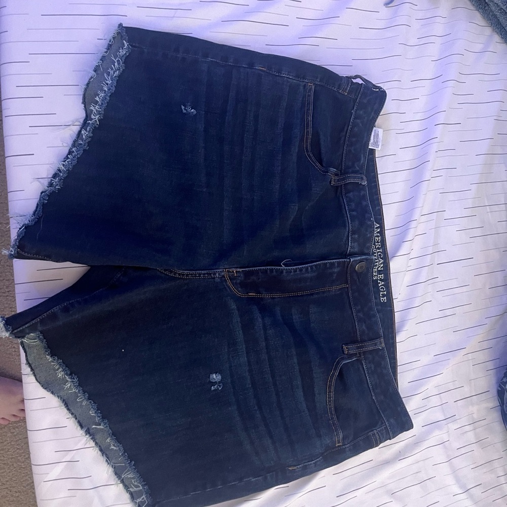 American eagle shorts worn once or twice. Great condition